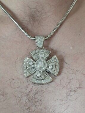 Silvertone CZ Men Spinning Pendant On 20" Silvertone Chain..58gs+